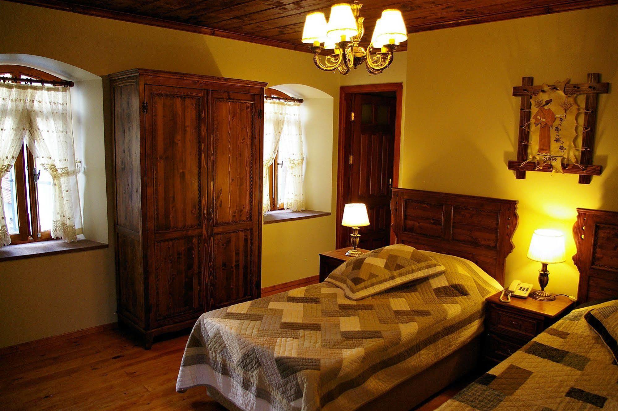 Hera Hotel Бергама Екстериор снимка